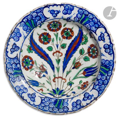 Tabak dish with bouquet decoration, Ottoman...