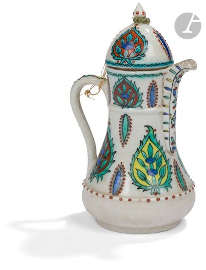 Coffee pot with floral decoration, late Kütahya...