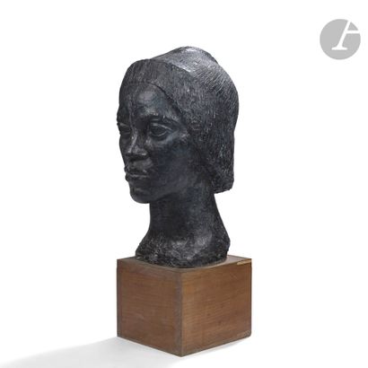 null LUCIEN GIBERT (1904-1988)
Africaine
Portrait sculpté. Épreuve en plâtre à patine...