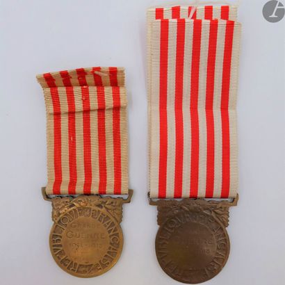 null FRANCE
Ensemble composé de :
- deux médailles commémoratives 1914-1918 par Morlon....