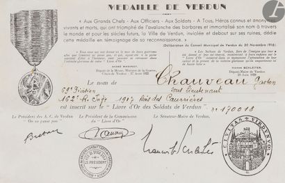 null MÉDAILLES DE VERDUN 
Quatre médailles et un diplôme : 
- modèle de Vernier....