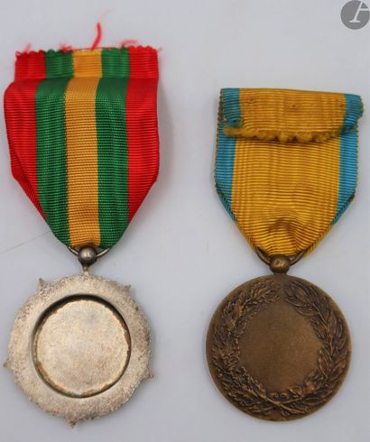 null FRANCE 
Two medals and a patent :
- medal of the National Federation André Maginot....