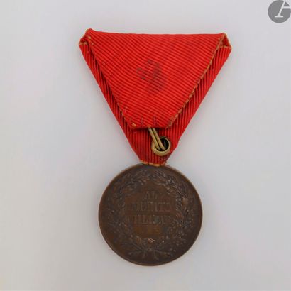 null MEXICO
EMPIREMILITARY MERIT
MEDAL
"Al Merito Militar" (1863)
Bronze medal with...