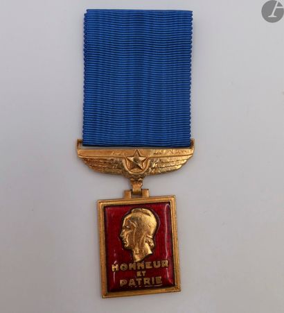 null FRANCE 
MEDAL OF HONOR OF THE NATIONAL GENDARMERIE (1949). 
In bronze. Ribbon...