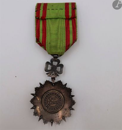 null TUNISIE 
ORDRE DU NICHAN IFTIKHAR, créé vers 1835 
Étoile d’officier au monogramme...