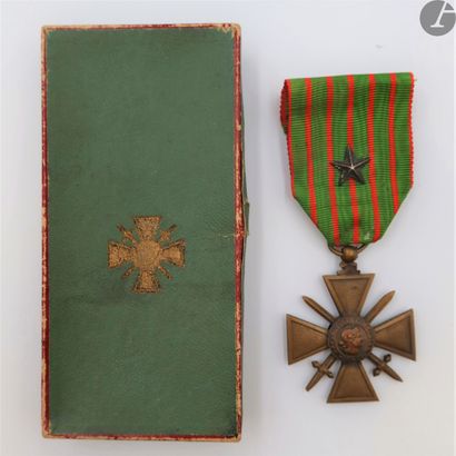 null FRANCE
CROIX DE GUERRE – 1re GM.
Ensemble de sept croix de guerre en bronze...
