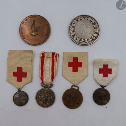 RED CROSS - DIVERSSix
pieces : 
- medal 