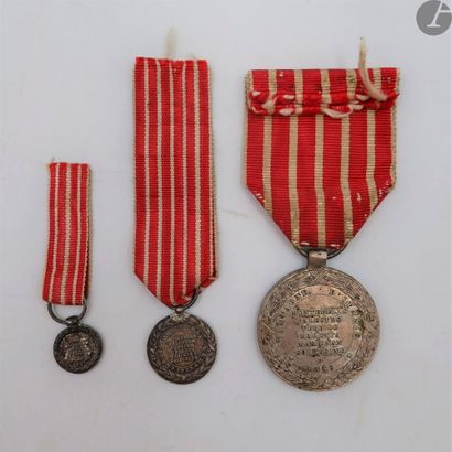 null FRANCE 
MÉDAILLE DE LA CAMPAGNE D’ITALIE (1859)
Trois médailles de la Campagne...