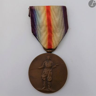 
PORTUGALInter-Allied
medal.
 
In bronze....
