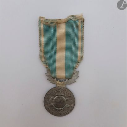 null FRANCISM
COLONIAL
MEDAL
(1893)
Colonial medal, manufacture of war allotted to...