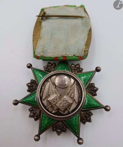 null EMPIRE OTTOMAN 
ORDRE DE L’OSMANIE (1861)
Étoile de commandeur en argent, vermeil,...