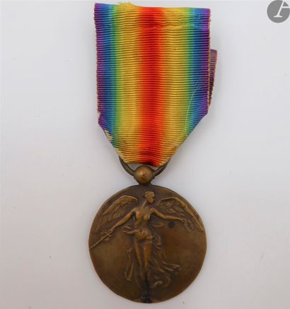 null FRANCE 
Interallied medal, Charles modelIn
bronze. Hallmark on the edge. Ribbon....