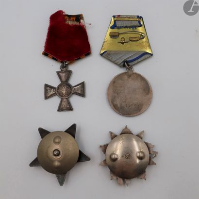 null 
IMPERIAL RUSSIA - SOVIET RUSSIA 



Set of four decorations : 



- Cross of...