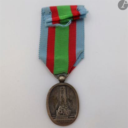 null FRANCE-CATALOGNEMedal of
the Catalan volunteers. 
In bronze, ring bélière. Ribbon...