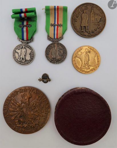 FRANCE 
MEDAL OF FRENCH RECOGNITION 
Two...