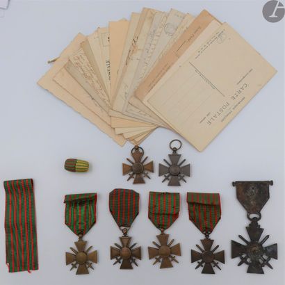 null FRANCE 
WAR CROSS - 1st World War.
Set including :
- six bronze war crosses...