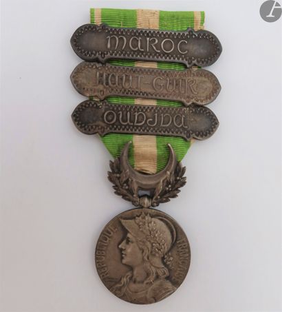null FRANCE 
MÉDAILLE DU MAROC (1909)
Médaille par Lemaire. En argent, poinçon de...
