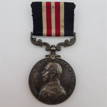 null GREAT BRITAIN 
MILITARY CROSS, created in 1914.
silver. Long ring of suspension....