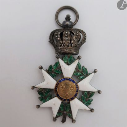 null FRANCE
ORDRE DE LA LÉGION D’HONNEUR, institué en 1802.
Étoile de chevalier d’époque...