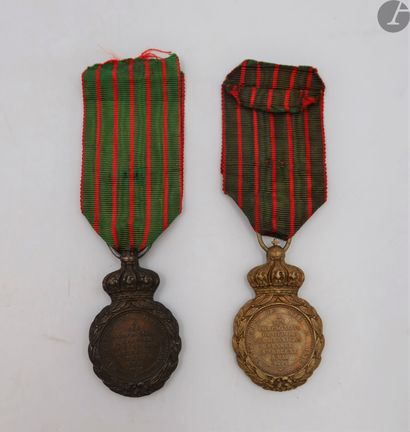 null FRANCE 
MÉDAILLE DE SAINTE HELENE (1857) 
Deux médailles de Sainte-Hélène et...