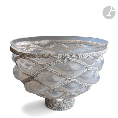 null Jane GAVAN (Australie, née en 1962) 
Milk bowl
Coupe en verre opalescent soufflé...