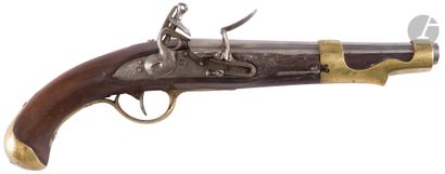null Pistolet à silex modèle 1763-66. 
Canon rond poinçonné et frappé « 1775 » au...