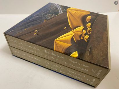 null CHRISTO : set of 4 books, 3 books are signed including : 

- Christo, Wrapped...