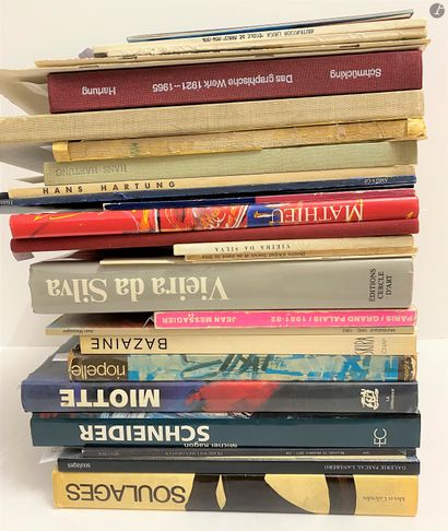 Set of 33 monographic books, exhibition catalogs,...