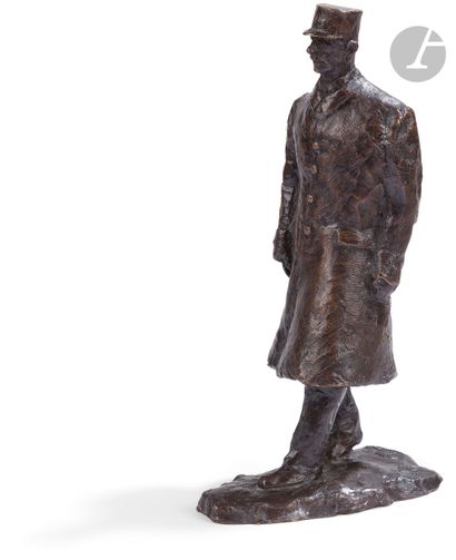 Le Général de Gaulle
Bronze en pied, signé...
