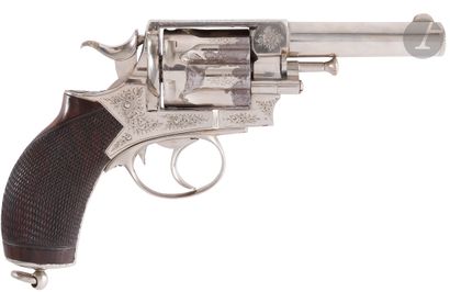 null Revolver Webley n°5, six coups, calibre 360, double action. 
Canon rond gravé...