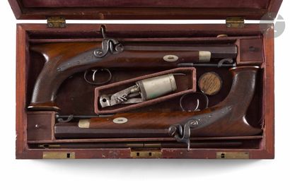 null Necessary box of pistols of combat or shooting.
Made of varnished oak, with...