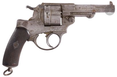 null Revolver d’ordonnance modèle 1873, six coups, calibre 11mm / 73 DA.
Canon rond,...