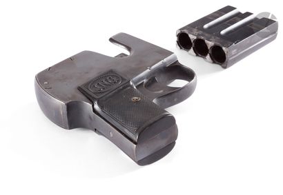 null Rare pistol JNG, type Harmonica, three shots, gauge 12 mm.
Block of three superimposed...