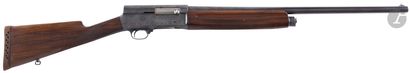 null Semi-automatic shotgun Browning, caliber 12-70
.35 cm walnut stock with shock...