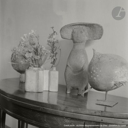 null JACQUELINE LERAT (1920-2009) – COLLECTION LERAT
Deux ouvertures, 1964
Vase.
Grès,...