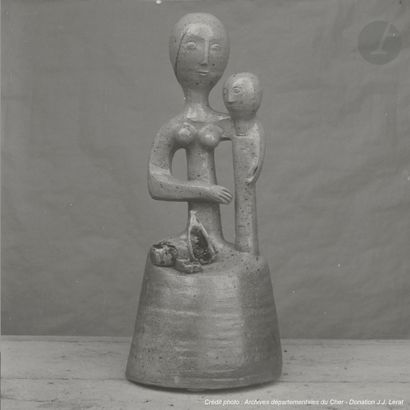 null JEAN LERAT (1913-1992) – COLLECTION LERAT
Maternité (aux fruits), 1954
Sculpture...