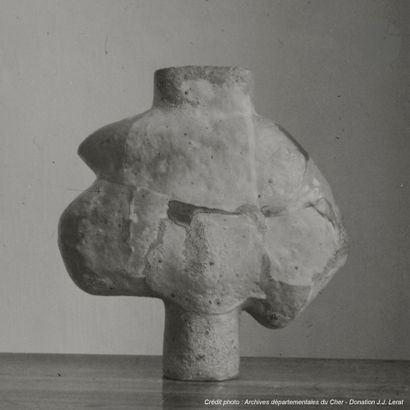 null JACQUELINE LERAT (1920-2009) - COLLECTION
LERATPainted
body
, 1978Vase
.
Stoneware,...