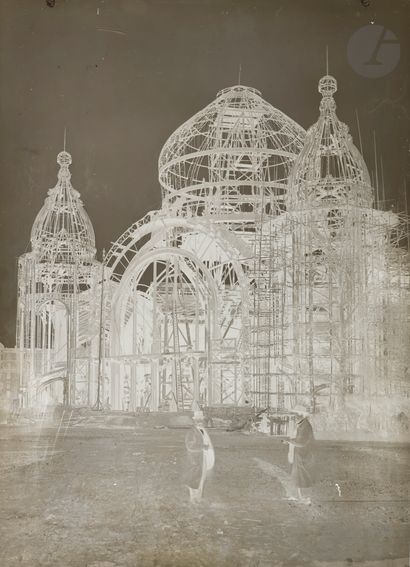 null Photographe non identifié
Expositions Universelles de 1889 et 1900. 
Construction...