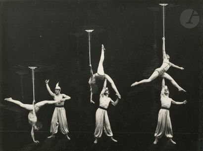 null Unidentified photographer
Lys-Jol Acrobats (Fever of Strength and Hindu Precision),...