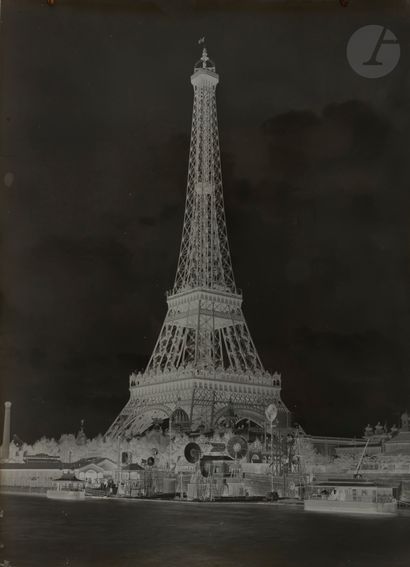 null Photographe non identifié
Expositions Universelles de 1889 et 1900. 
Construction...