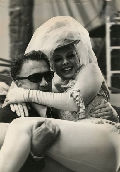 null Press photographer 
Sandra Milo and Federico Fellini on the set of Giulietta...