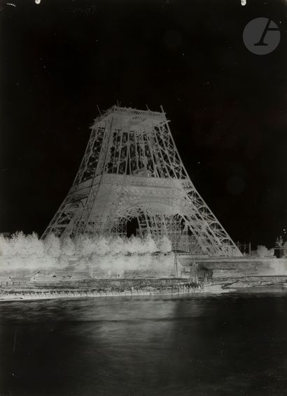 null Unidentified photographer
World Fairs of 1889 and 1900. 
Construction of the...