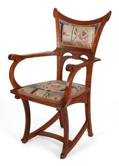 Gustave SERRURIER-BOVY (1858-1910) Bauwens Rare fauteuil en padouk sculpté, nervuré...