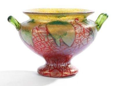 Wilhelm KRALIK Sohn (attribué à) Vase cratère en verre irisé double couche au décor...