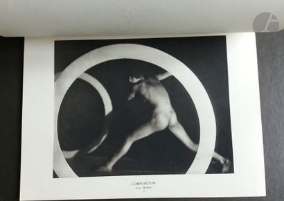 null PICTORIALISME.
XXII° Salon International d'Art Photographique de Paris 1927.
Société...