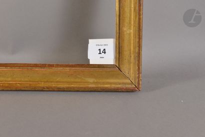 null Baguette en bois mouluré et doré. Fin du XVIIIe siècle. 37 x 43,6 cm - Profil...