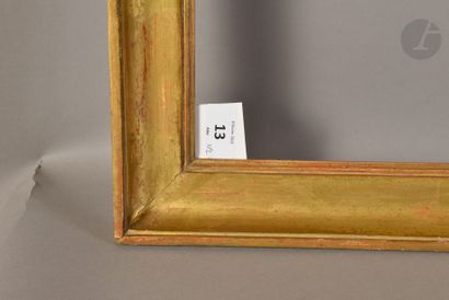 null Paire de gorges en bois mouluré et doré. Début du XIXe siècle (usures). 53,3 x 75 cm...