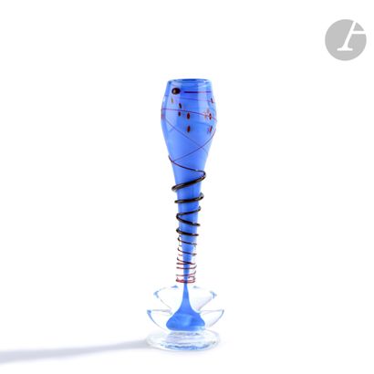 null Guy UNTRAUER (France, born in 1948)
High glass flute on foot carved in blown...