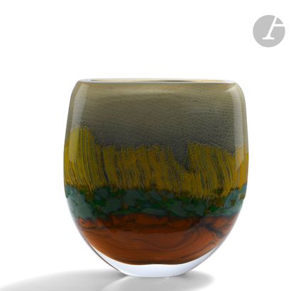 null Alain and Marisa BEGOU (France, born in 1945 and 1948)
Blown glass vase of rectangular...