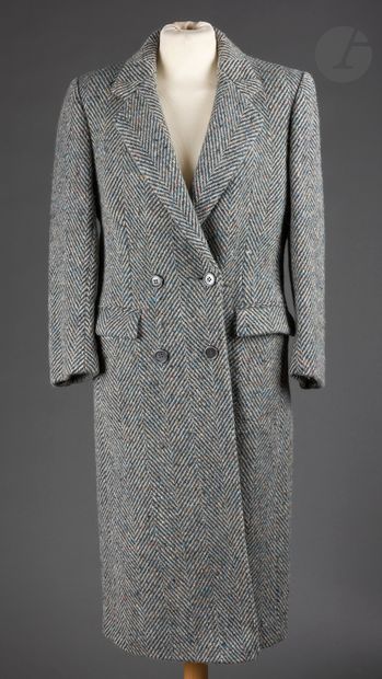 BURBERRYS
Manteau en tweed gris à chevrons...